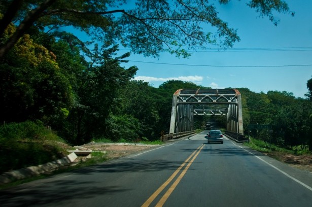 Costa-Rican-Pan-American-Highway-drive-to-Volcano-Brewing-Company Driving along the Pan American highway in Costa Rica.