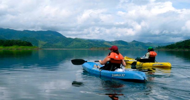 lake_arenal_kayak
